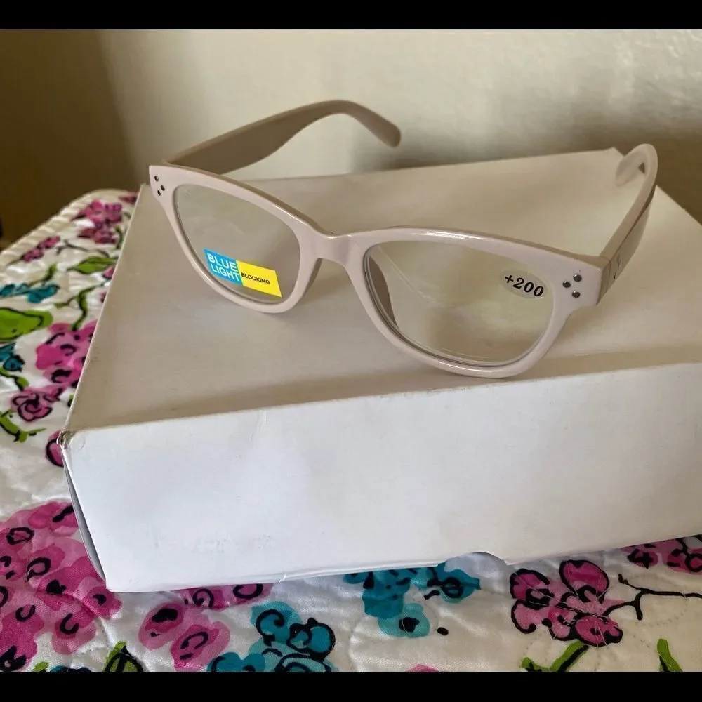 - 💼Light Pink Framed Readers with Blue Light Protection +2.00 Power
